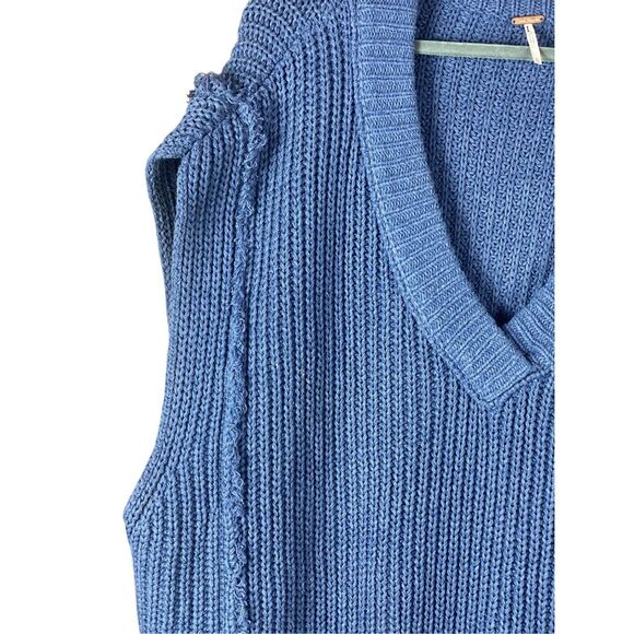 Free People Clyde Slate Blue Chunky Knit Boho V-Neck Sweater Vest Layering XS - Picture 3 of 6